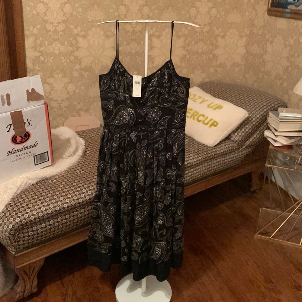 Ann Taylor silk fully lined strapoy‎ dress. Retail 148 . NWT.